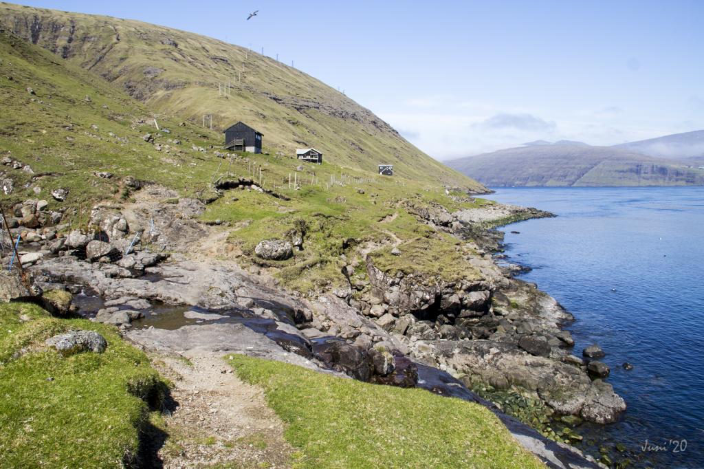 Hiking-Villagepath-Faroe-Islands-Oyrargjógv-Sørvágur