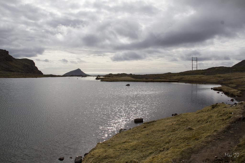 Hiking-Villagepath-Faroe-Islands-Sundshálsur-Syðradalur