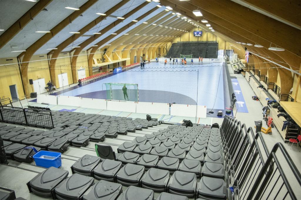 Sportshall in Hálsur