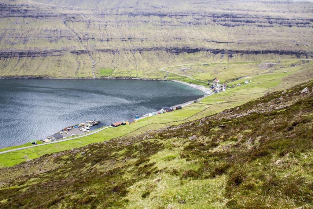 Villagepath-between-Árnafjørður-Toftaskarð-Katlarnir-Áarskarð-Árnafjørður-hiking-lakes-moun