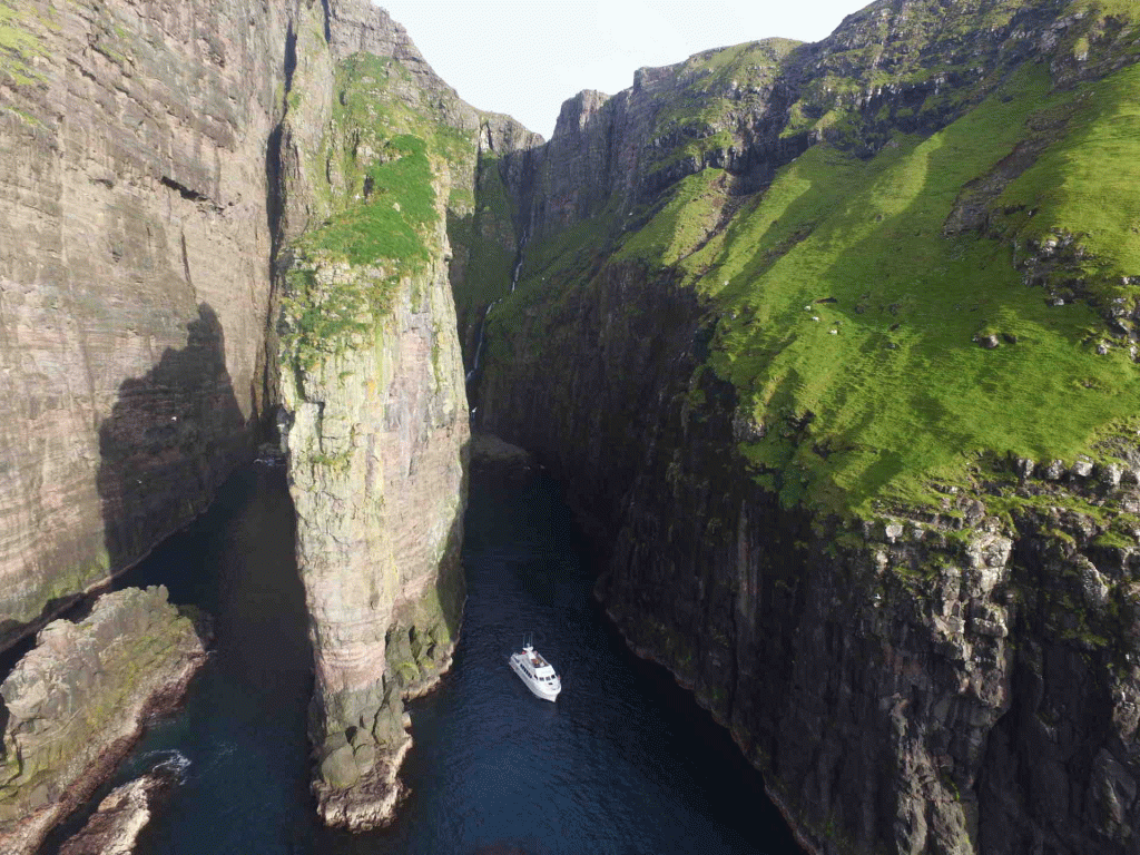 Vestmanna Bird Cliffs