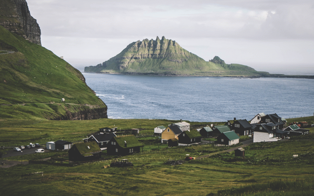 Tindhólmur - Islet