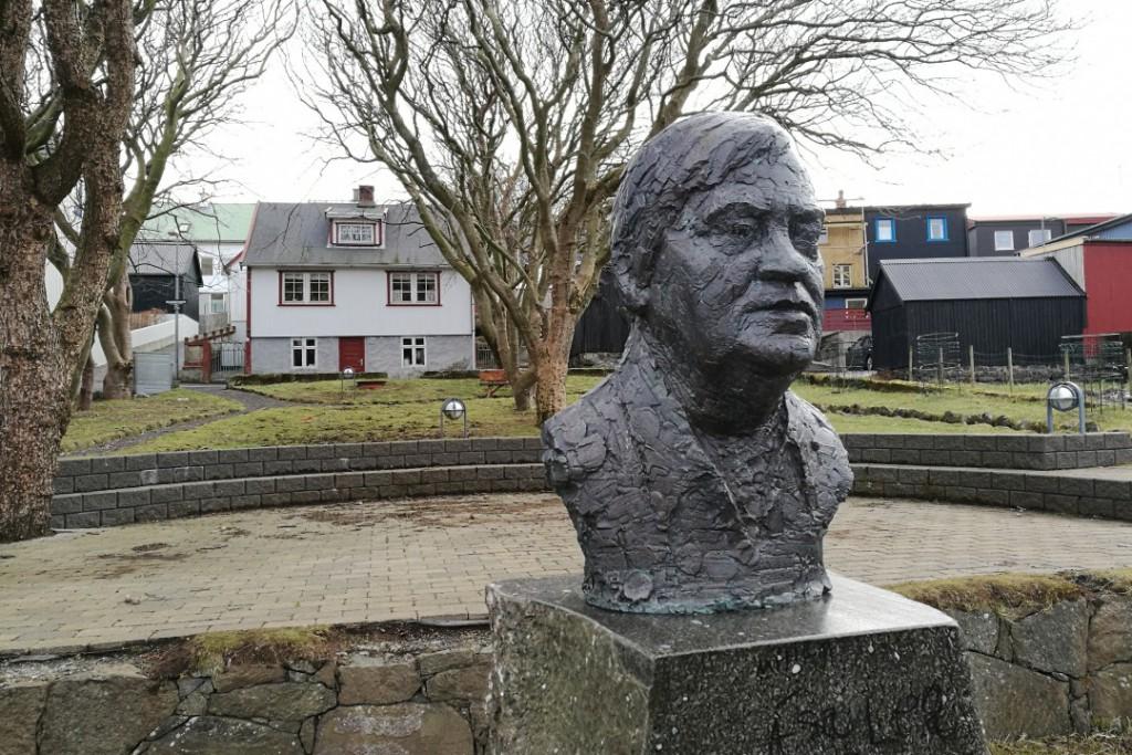 Jens Pauli Heinesen Memorial Statue