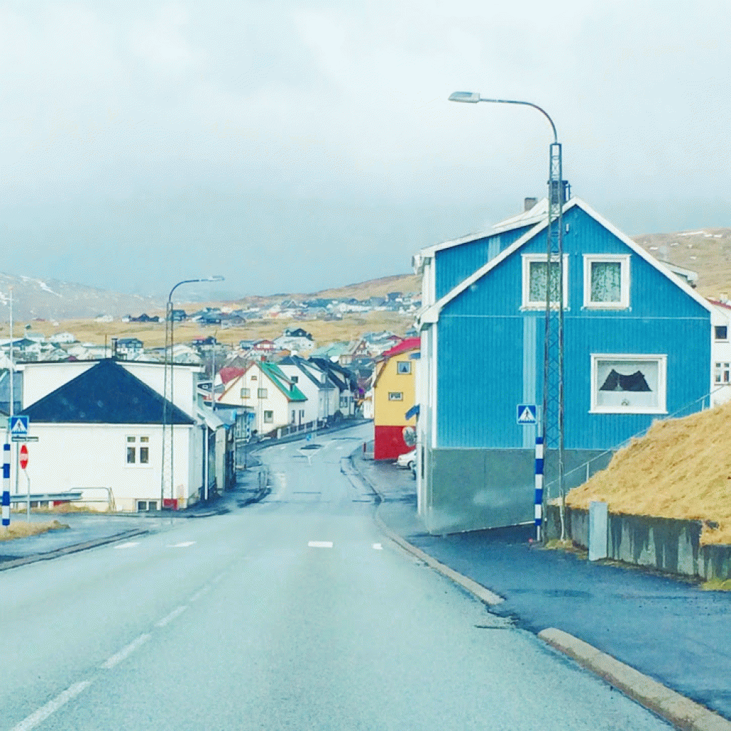 Miðvágur