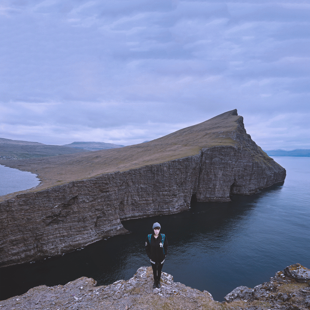 Trælanípan (Slave Cliff)